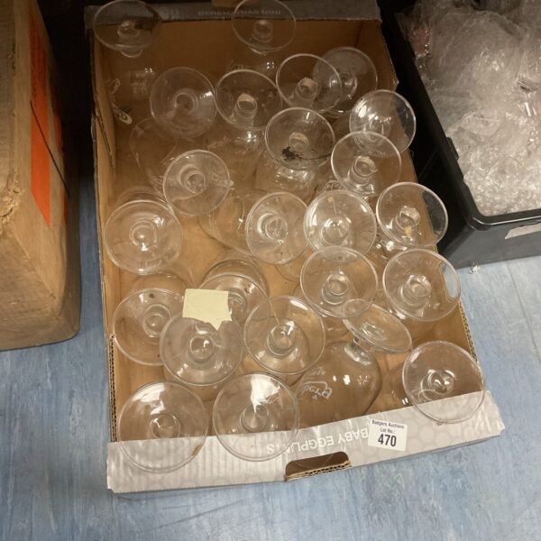 Lot of clear Carlsberg beer glasses for collectors.