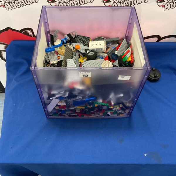 Large mixed Lego lot with Star Wars pieces for building.