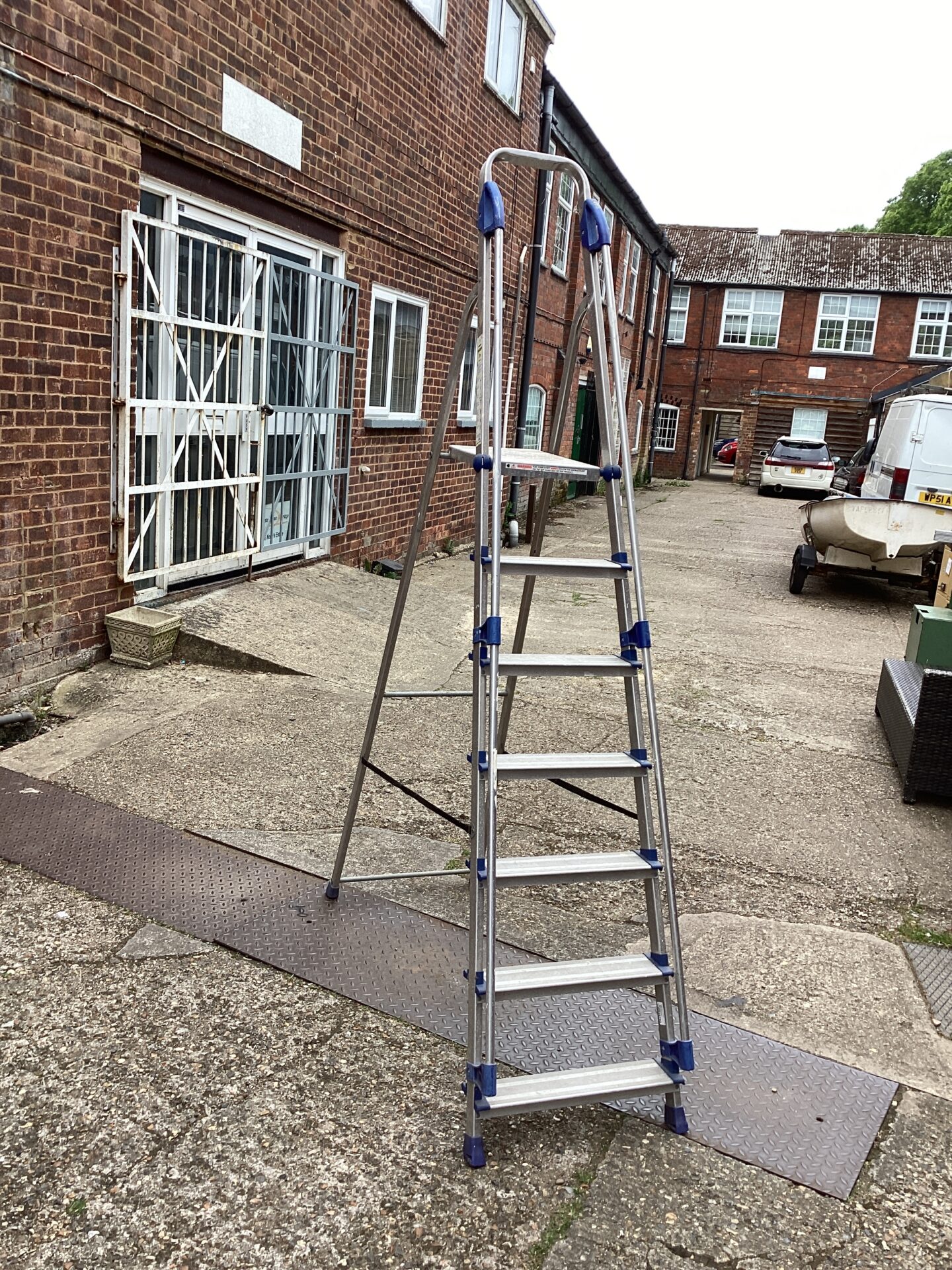 1093 Six Foot aluminium Platform step ladder