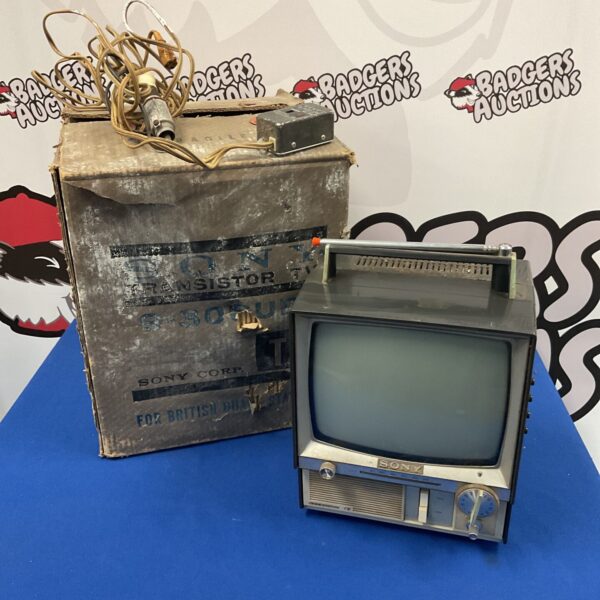 Vintage Sony 9-306ub transistor TV in used condition.