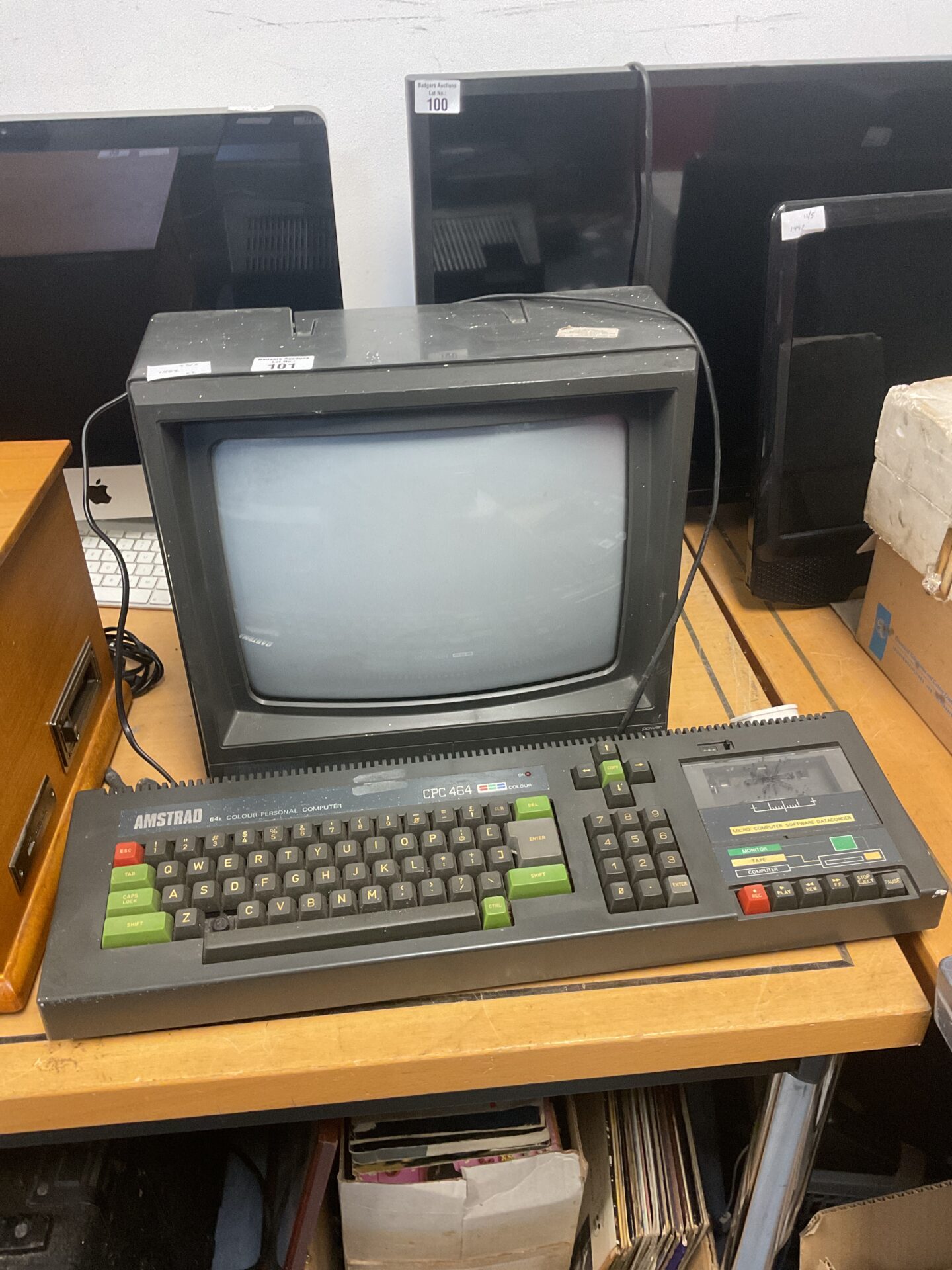 101 Amstrad cpc 464 computer with monitor