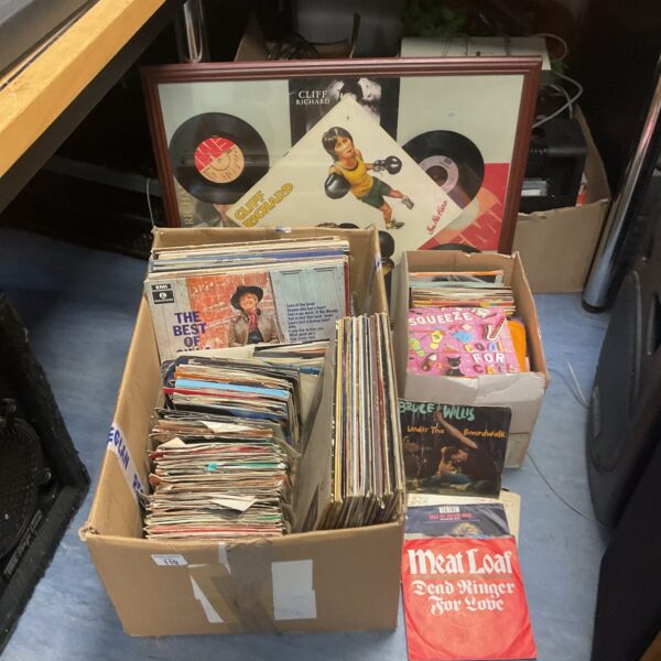Mixed lot of vintage vinyl records, including 12 and 7 inch singles.