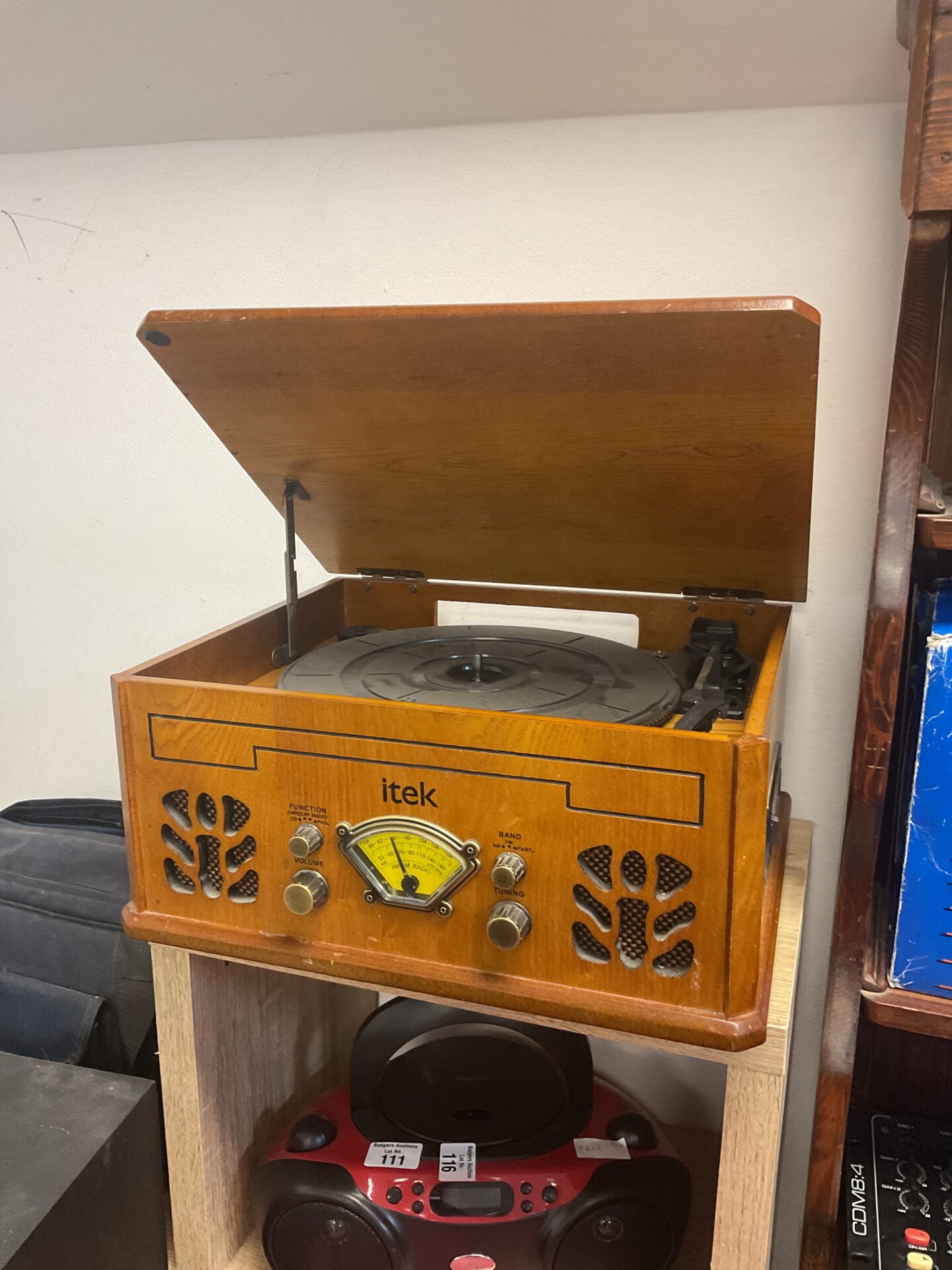 157 Itek retro style cassette radio turntable system