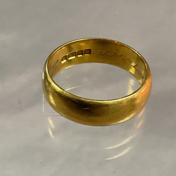 Classic 22ct yellow gold band ring, simple and elegant.