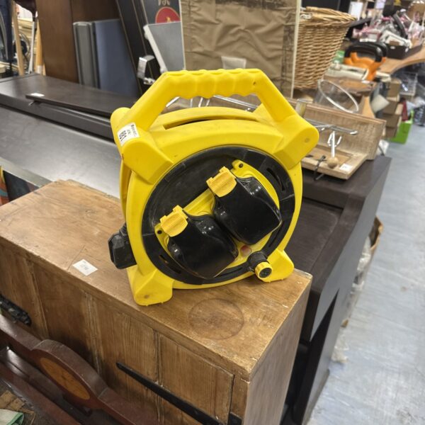 Masterplug 20m extension reel for garden and outdoor use.