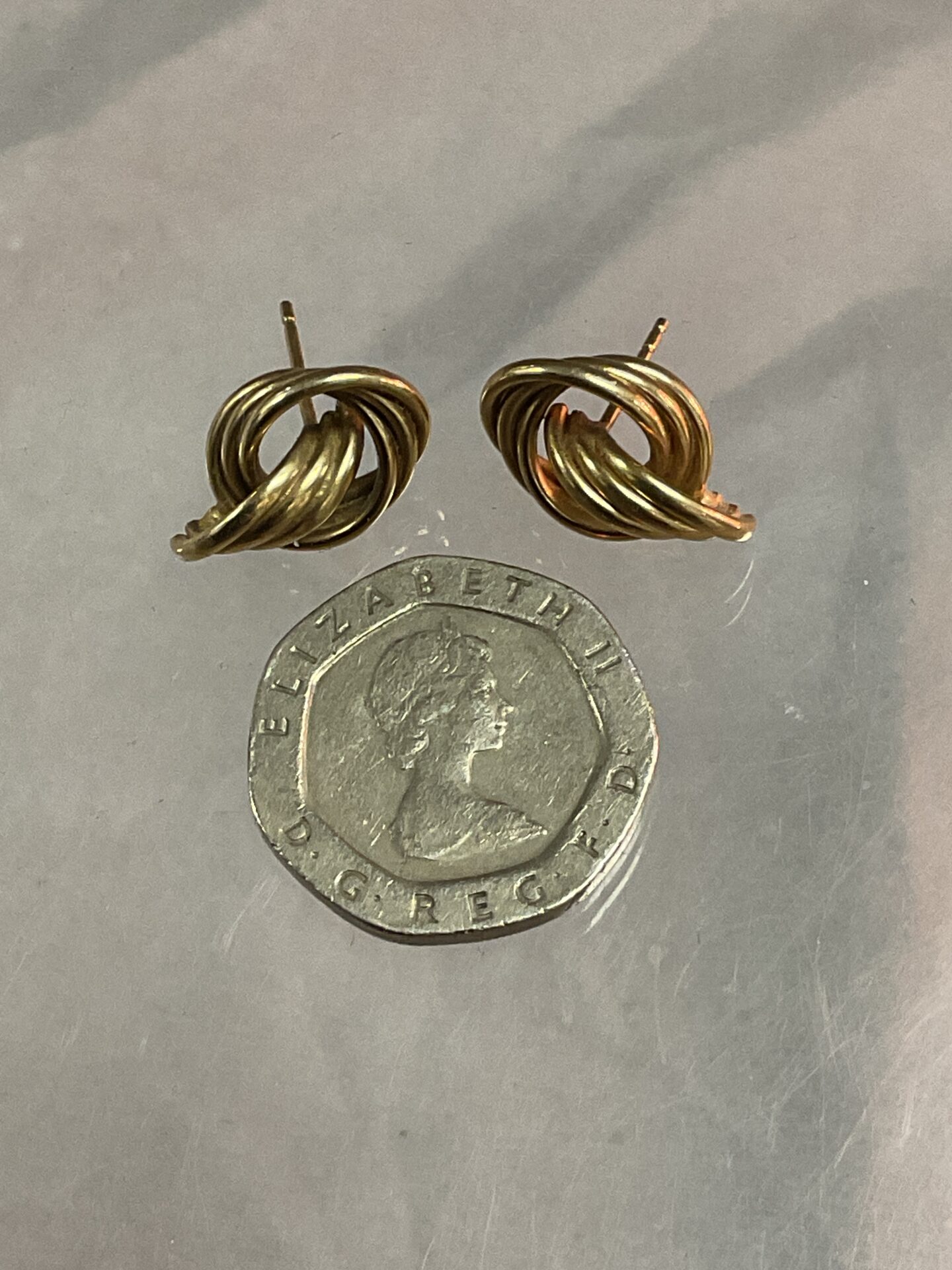 803 Pair of 9ct yellow gold Earrings 1.45g
