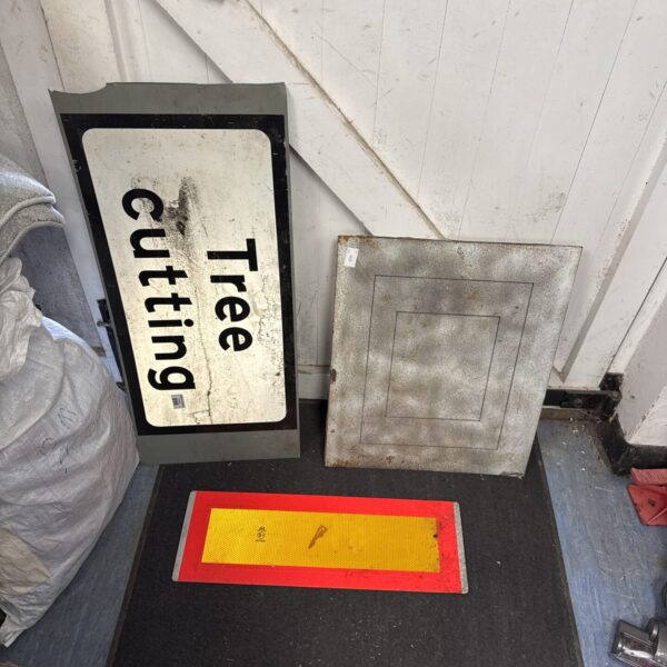 Lot of three reflective tree cutting warning signs.