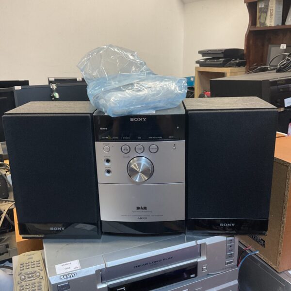 Sony CMT-EH45DAB micro hifi system with remote control.