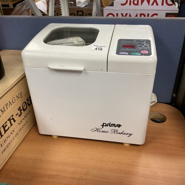 White Prima home bakery breadmaker, model 418, vintage kitchen appliance.