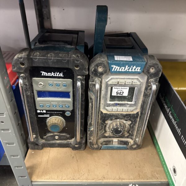 Makita DMR108 site radio, a portable jobsite radio.
