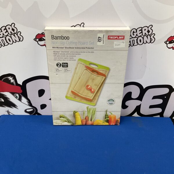Neoflam bamboo cutting board set with non-slip surface.
