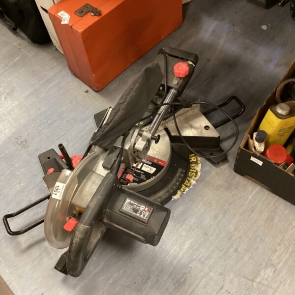 Used SIP 10 inch sliding mitre saw with laser guide.