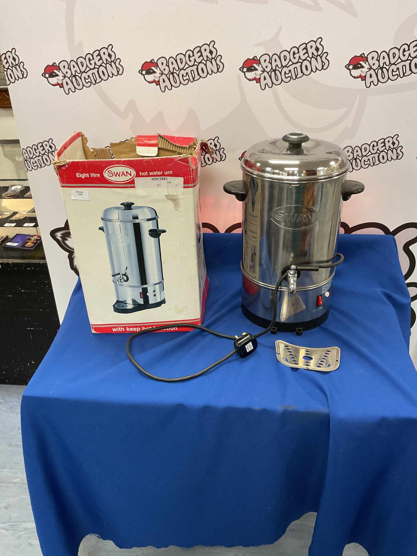 443 Swan hot water urn