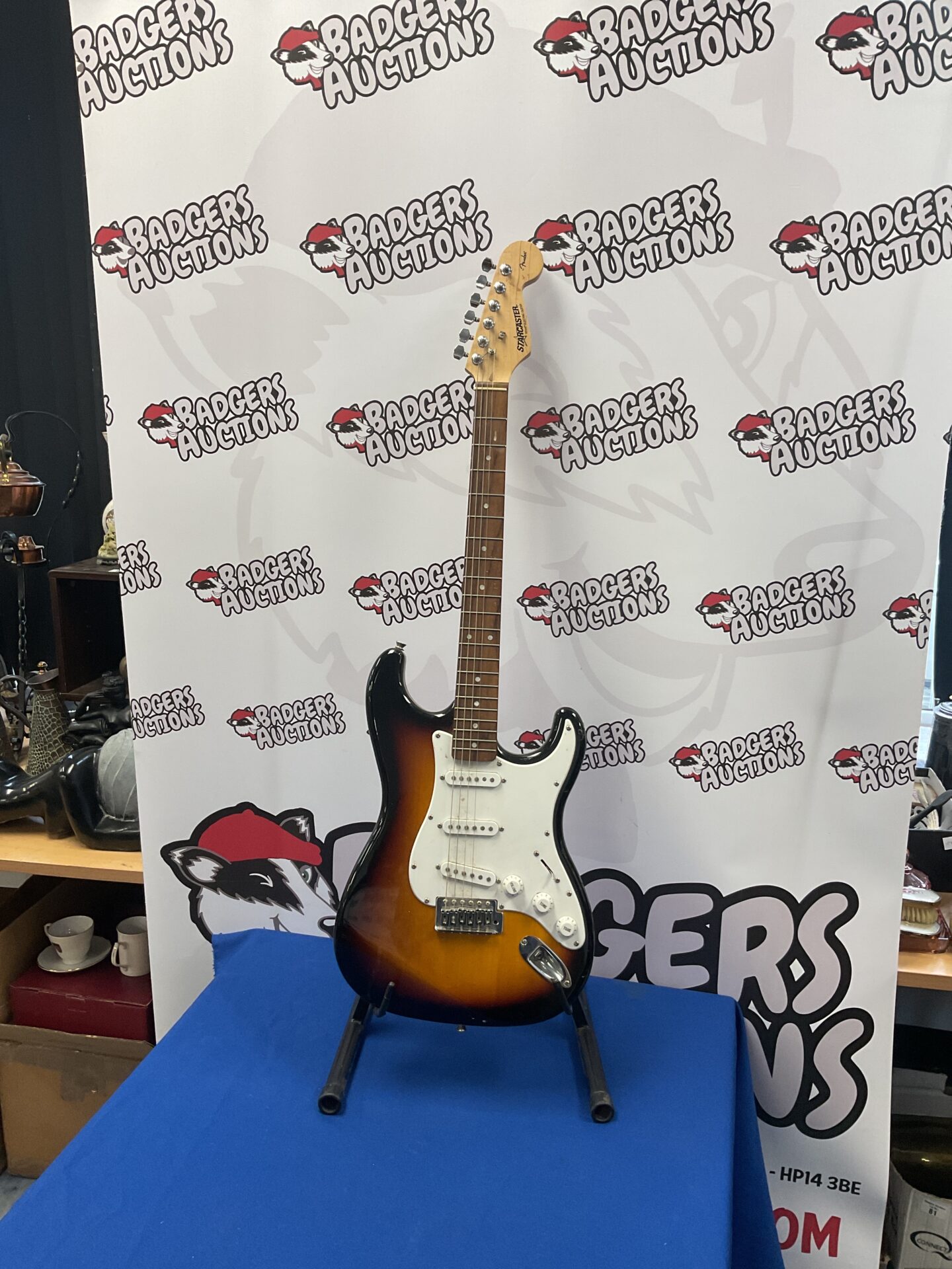 692 Fender stratocaster sunburst electric guitar