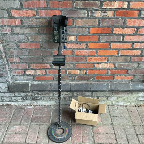 Vintage White's Eagle Spectrum metal detector for treasure hunting.