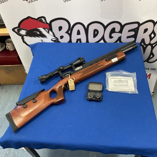 SMK Milbro Guardian .22 air rifle with scope and magazines.