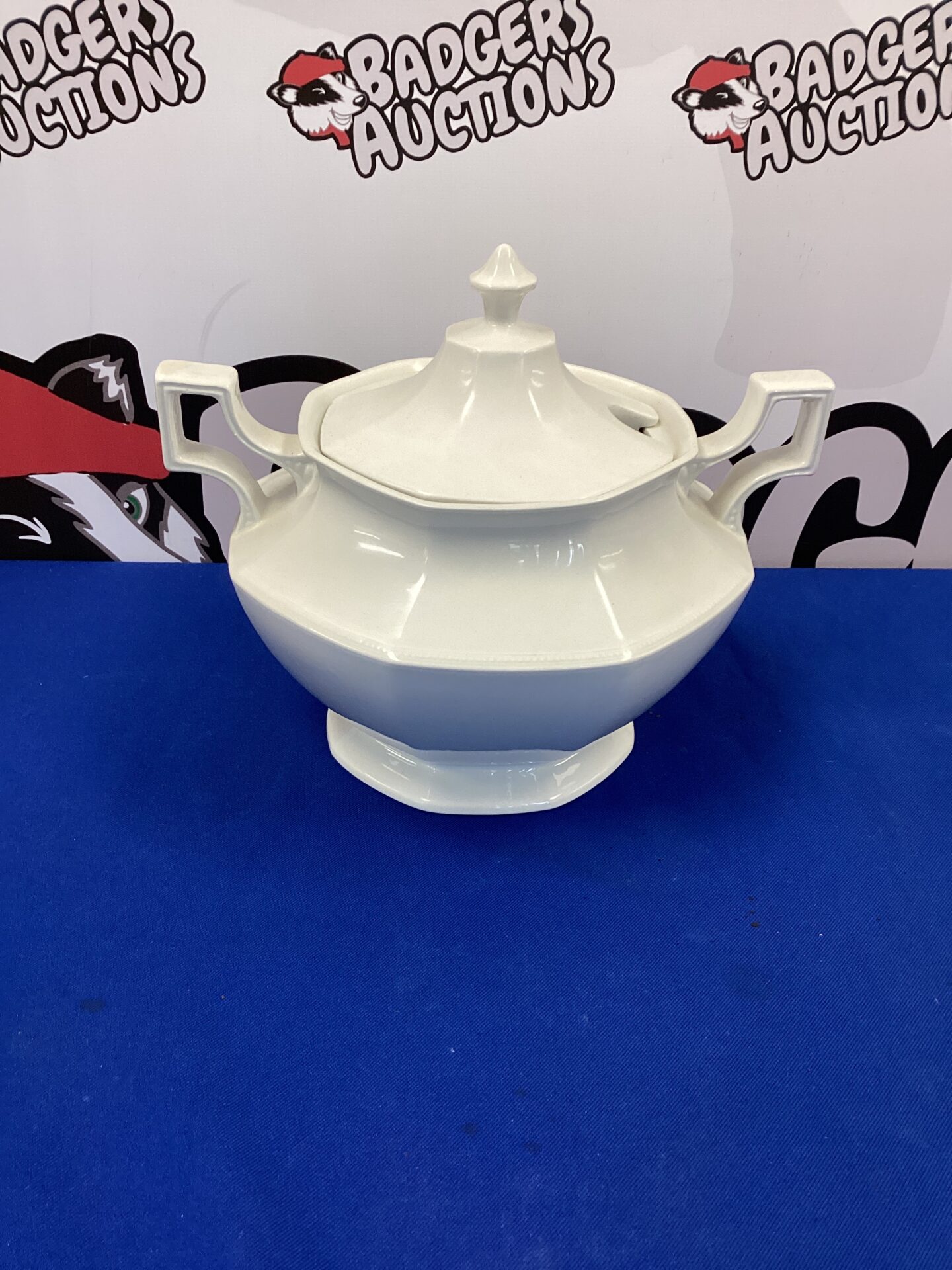 259 English Porcelain Soup Tureen