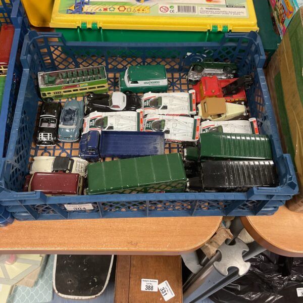 Tray of mixed diecast vehicles including Corgi models.