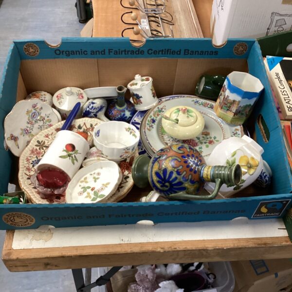 Mixed china lot including Fortnum & Mason and Wedgwood pieces.