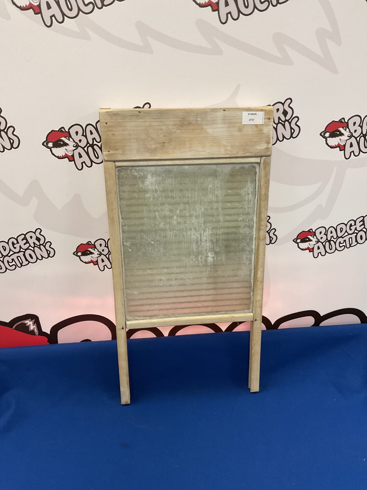 058 Vintage glass & wood wash board