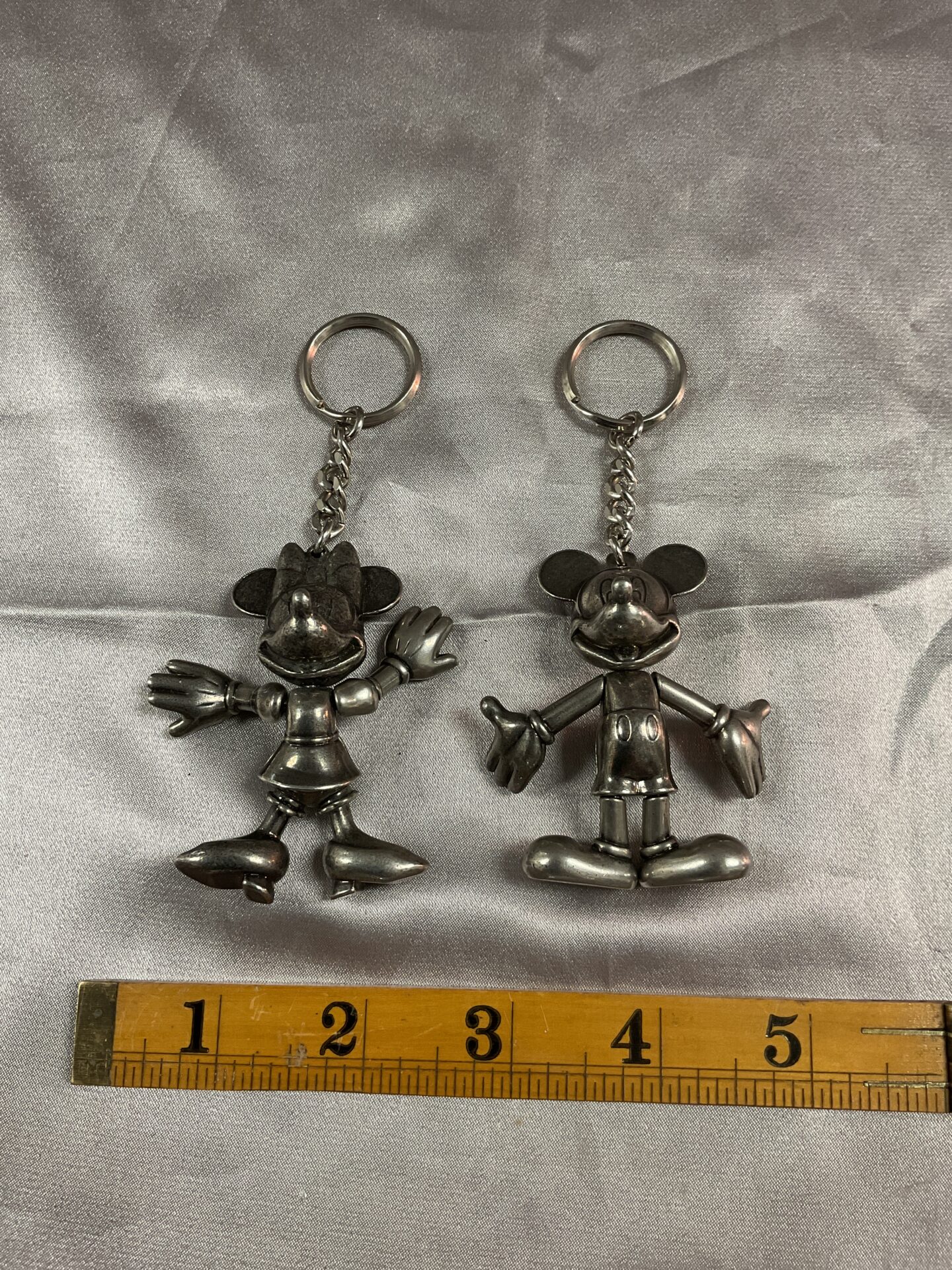 705 Disney Mickey and Mini Mouse Articulated Keyrings