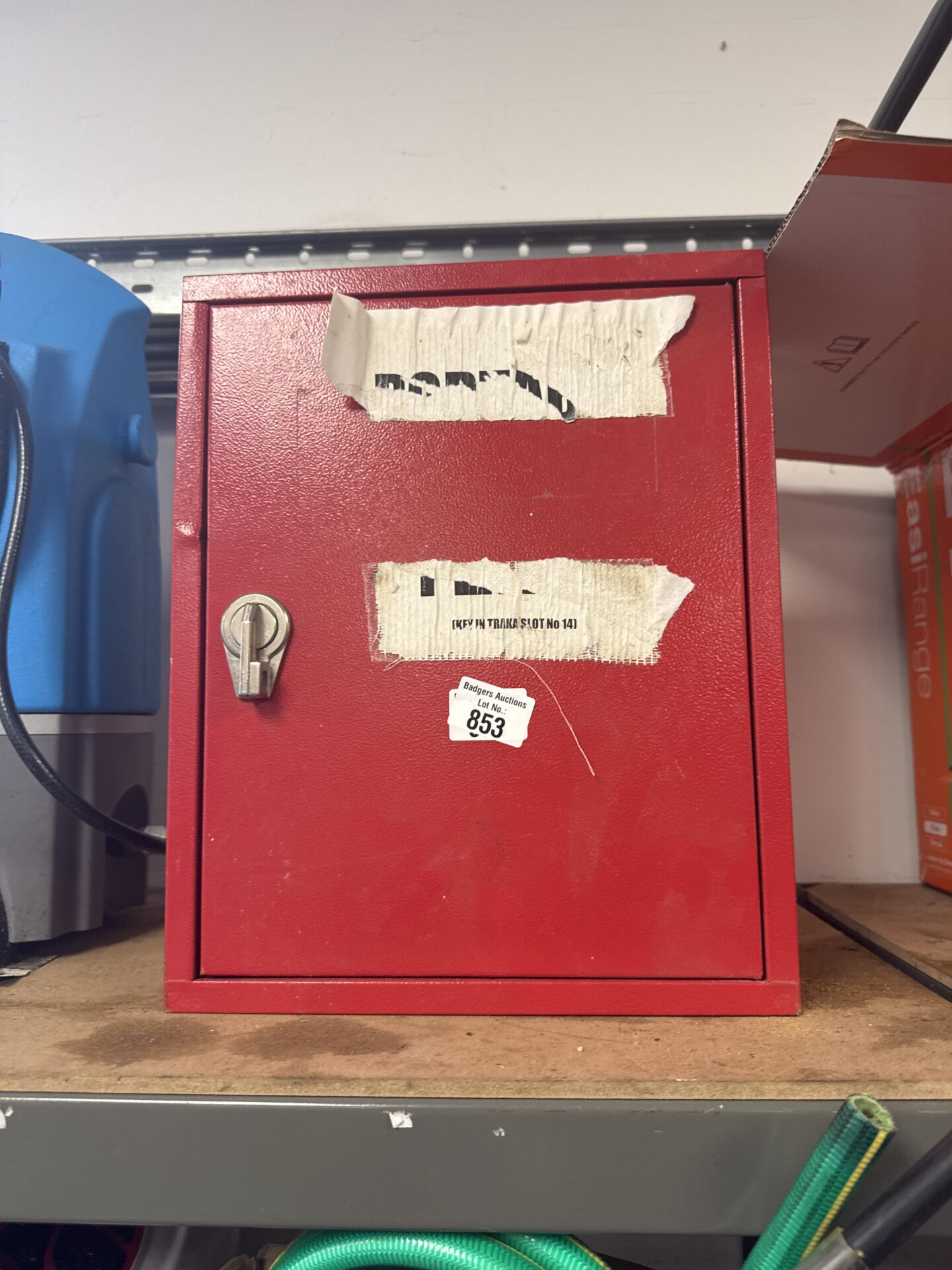 860 Metal wall storage box