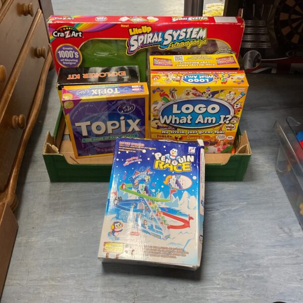 Mixed lot of vintage board games including Liteup Spiral System.