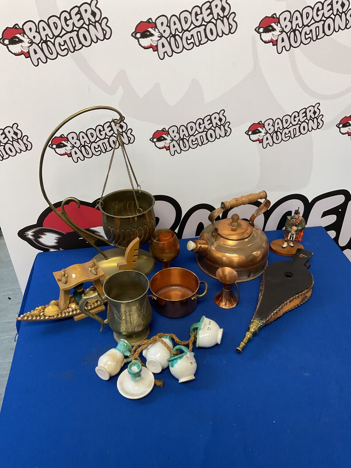 070 Box of mixed inc copper kettle