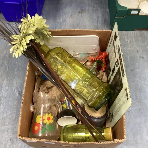 Mixed lot of collectibles featuring a tall green glass vase.