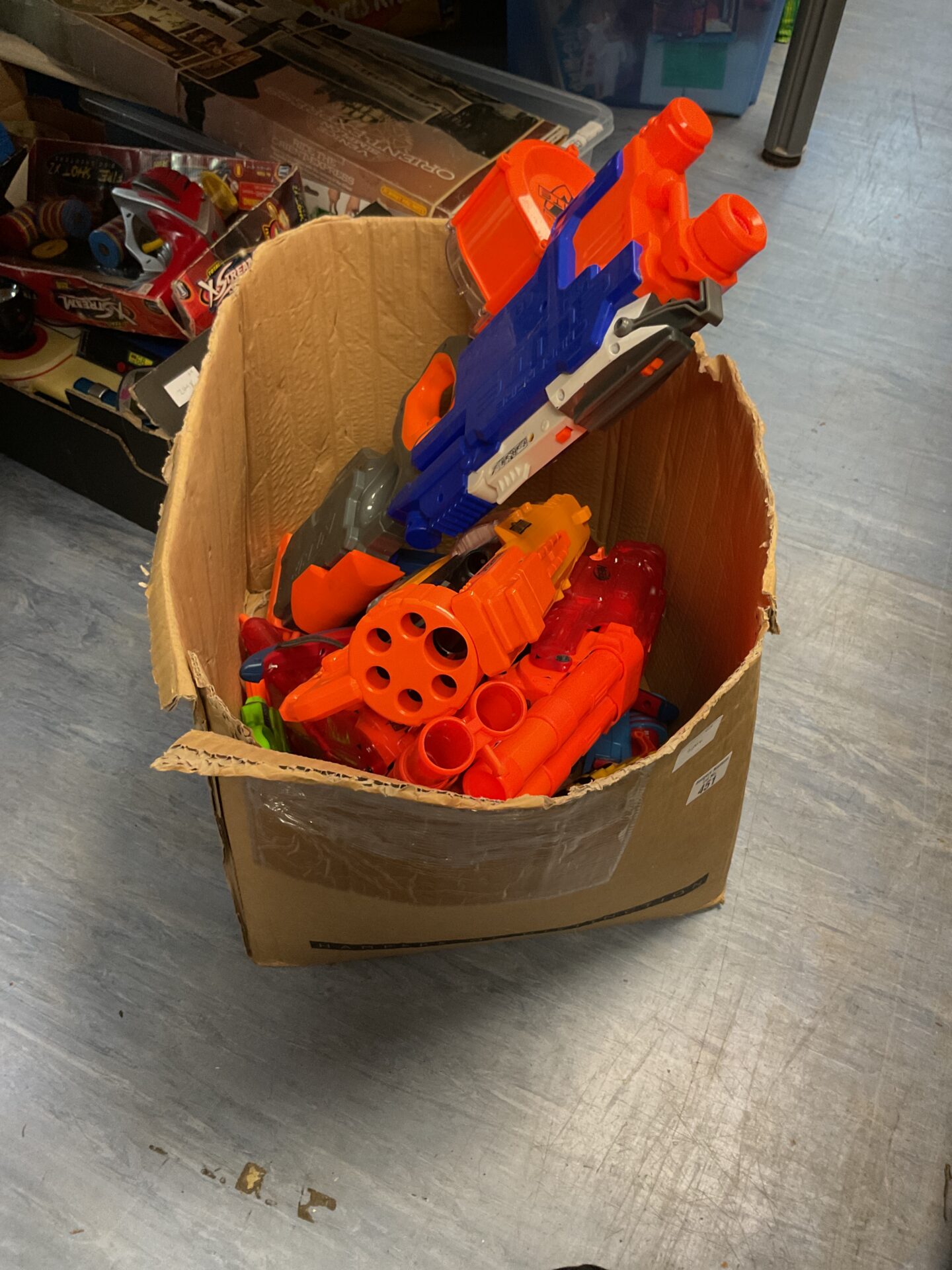 417 Box of mixed nerf guns and parts