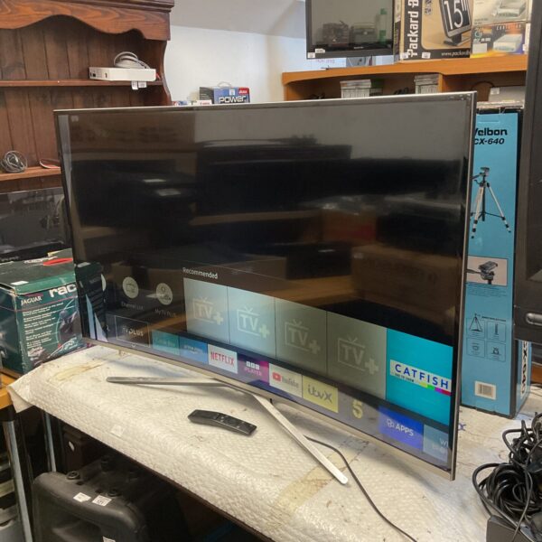 Used Samsung 50 inch curved smart TV with a cracked screen.