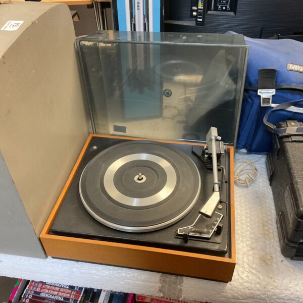 Vintage Garrard SP25 MK3 record player turntable in good condition.