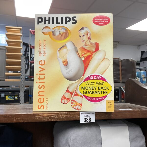 Vintage Philips Sensitive epilator HP6414 in original packaging.