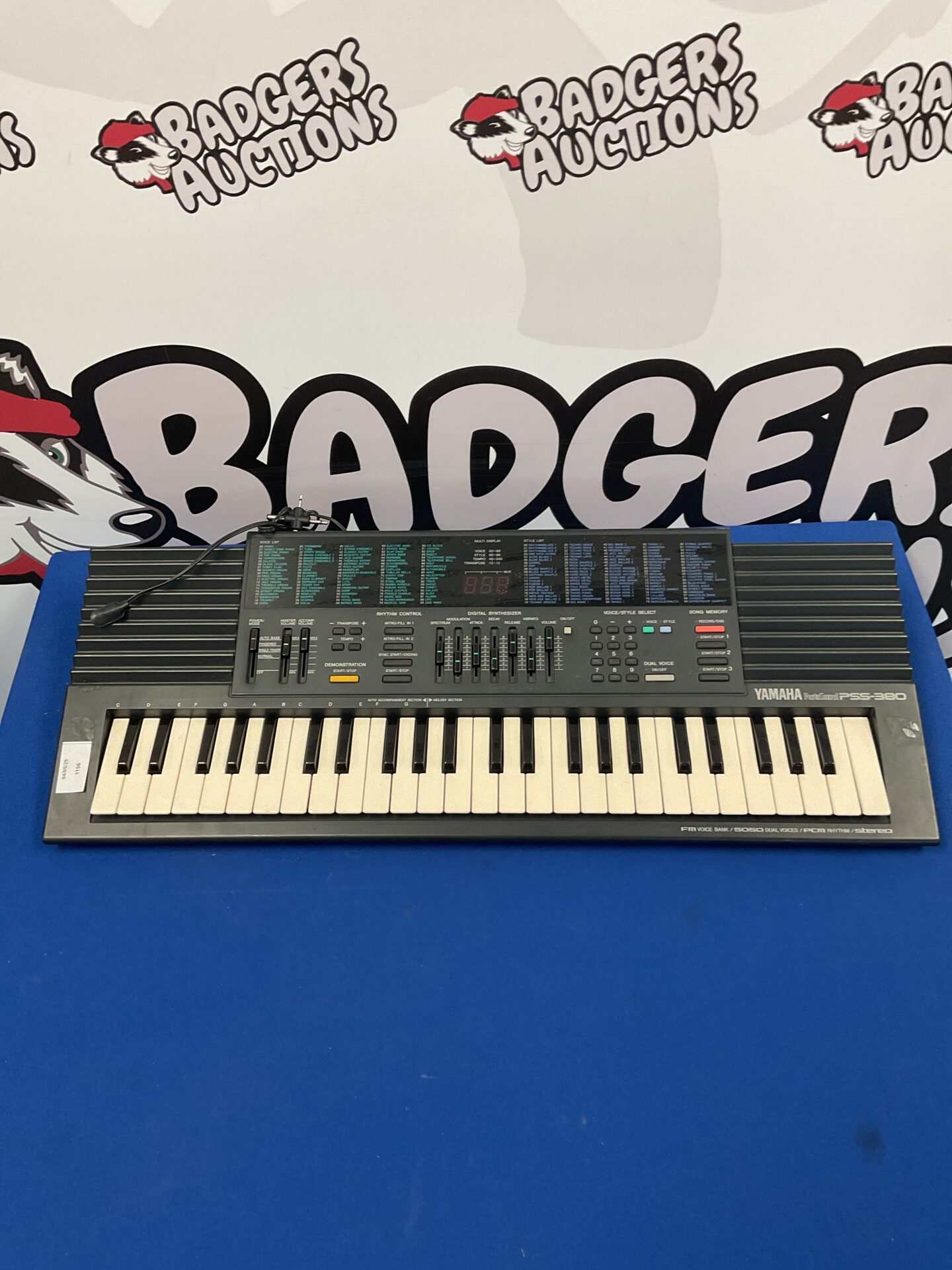 224 Yamaha pss-380 keyboard
