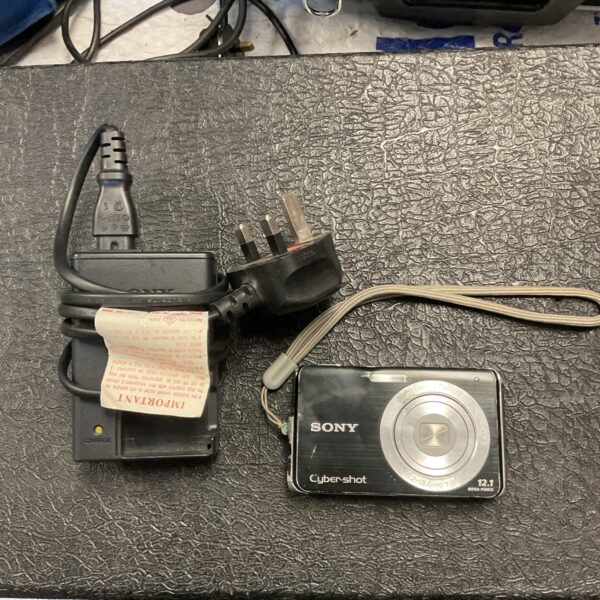 Sony Cyber-shot DSC-W190 digital camera presented in images.