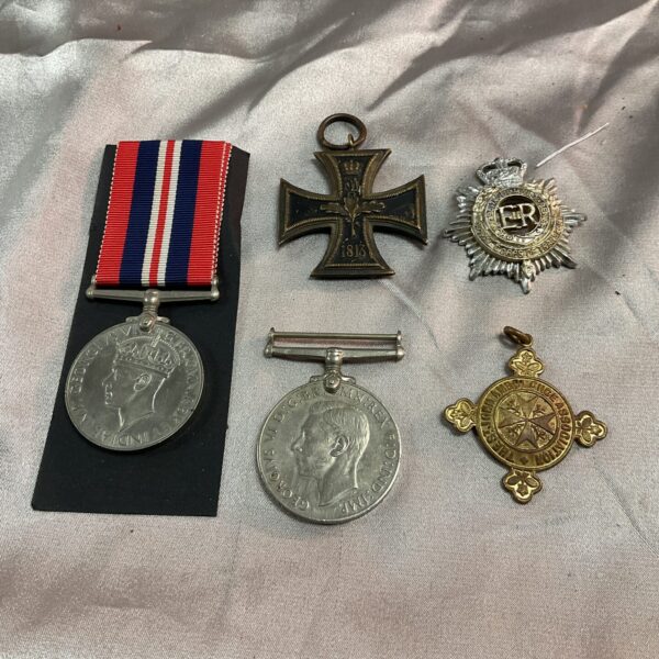 WW1 British and German medals, a collection of war history.