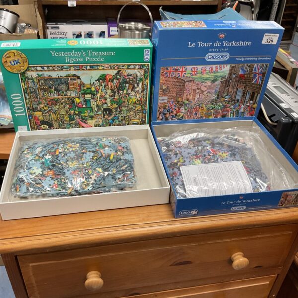 Vintage jigsaw puzzle lot including Gibson’s puzzle.
