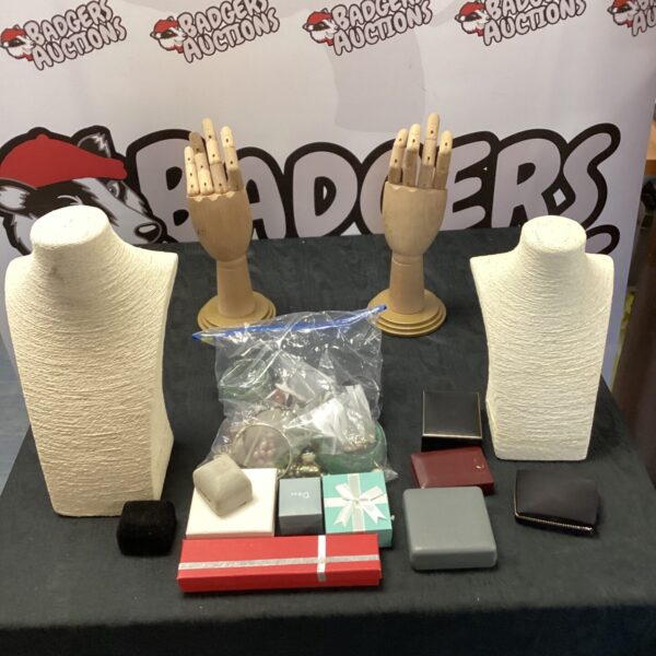 Lot of jewellery holders and cases with costume jewellery.