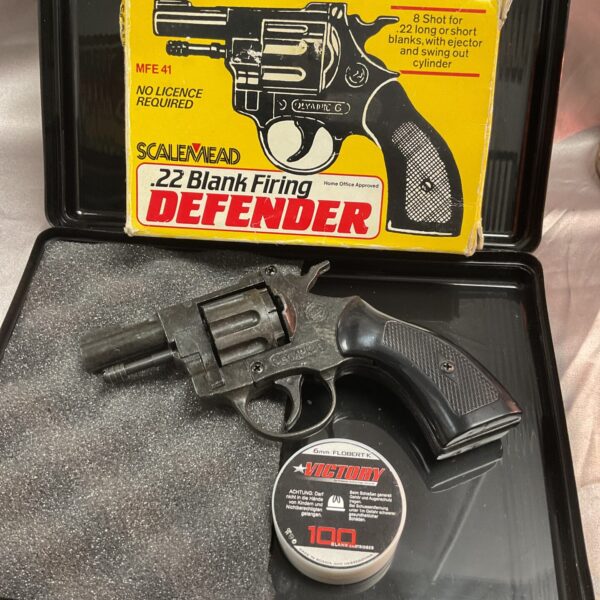 Vintage Scalemead Olympic MFE 41 starter pistol for blank cartridges.