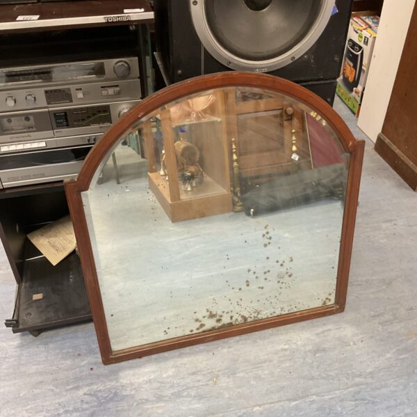 Antique Victorian bevelled mirror with gilt frame.