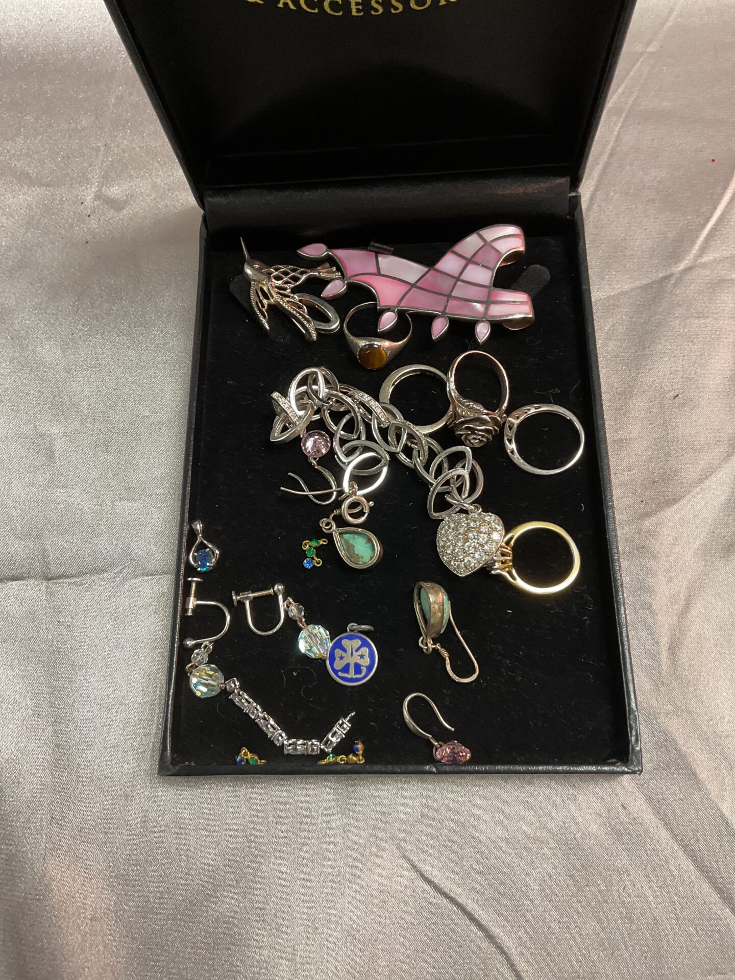 680 tray mixed jewellery inc silver