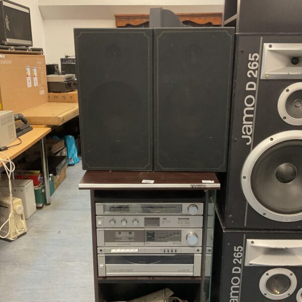 Vintage Toshiba SL-10 hifi system with speakers and cabinet.
