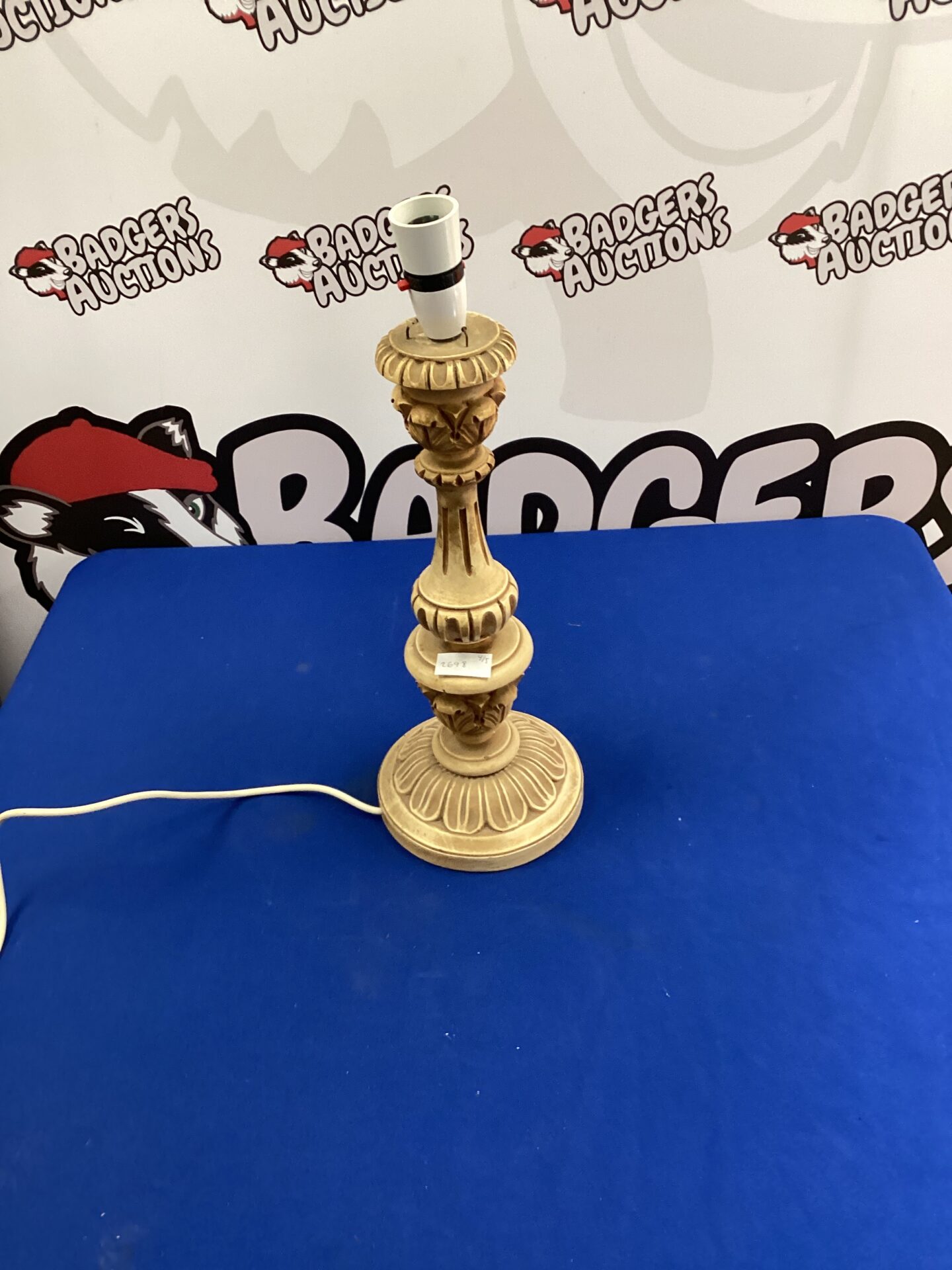 600 Wooden pillar style table lamp