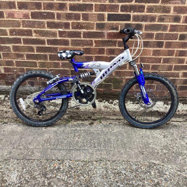 Vibrant Traktronic Rhino Racing childrens mountain bike.