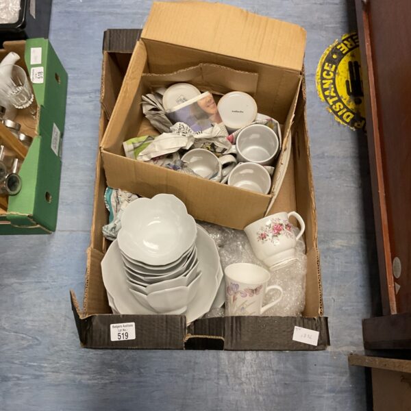 Mixed lot of vintage mugs and plates including Royal Albert Lavender Rose china.