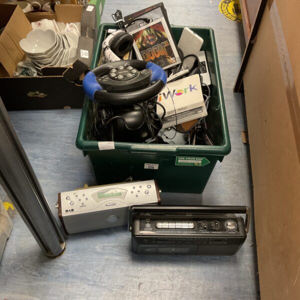 Crate of mixed electrical items including a Roberts radio and Apple iWork.