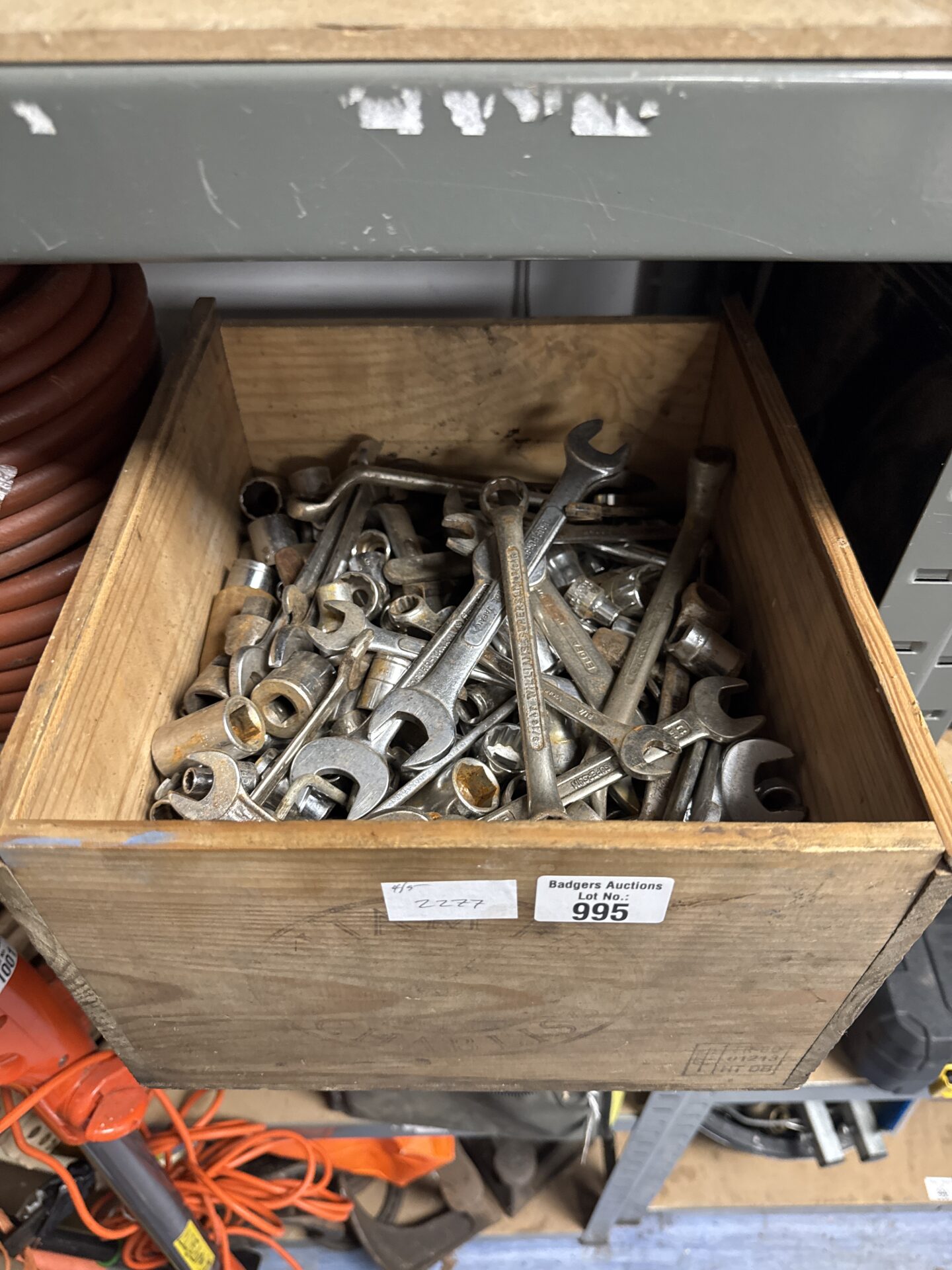 995 Large quantity of sockets & spanners