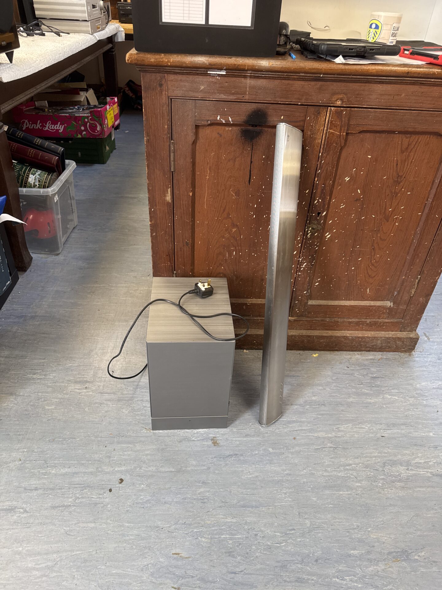 186 Lg soundbar with subwoofer