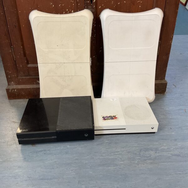 Xbox One S and Nintendo Wii boards gaming console lot.