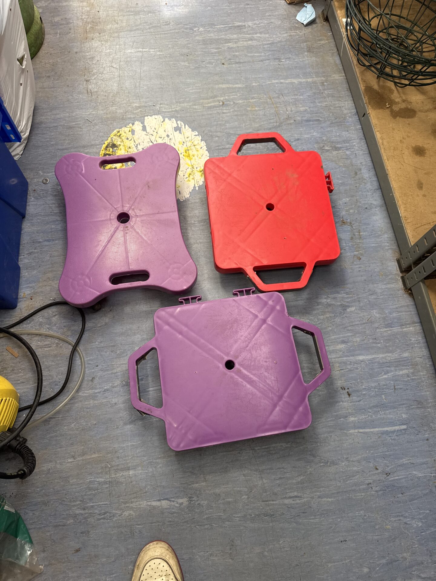 880 Three heavy duty small dollies